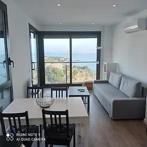 https://llanca-apartament-platja-cau-del-llop.topcostabravahotels.com